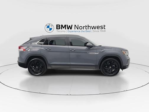 Platinum Gray Metallic 2021 Volkswagen Atlas Cross Sport 3.6L V6 SEL