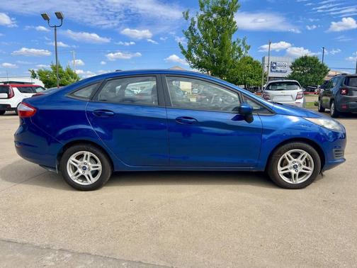 Lightning Blue Metallic 2019 Ford Fiesta SE