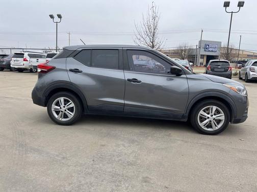 2020 Nissan Kicks S