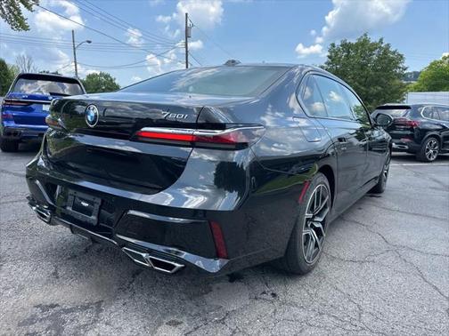 2023 BMW 760 i xDrive