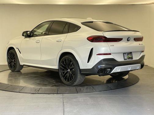 2026 BMW X6 M60i