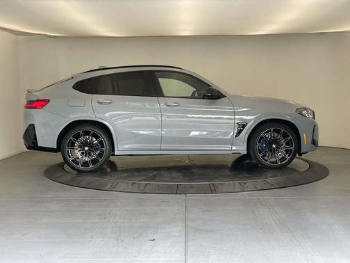 2025 BMW X4 M AWD