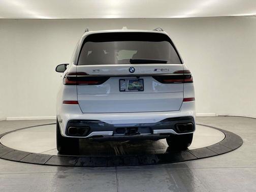 2026 BMW X7 M60i