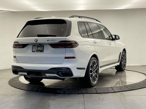 2026 BMW X7 M60i