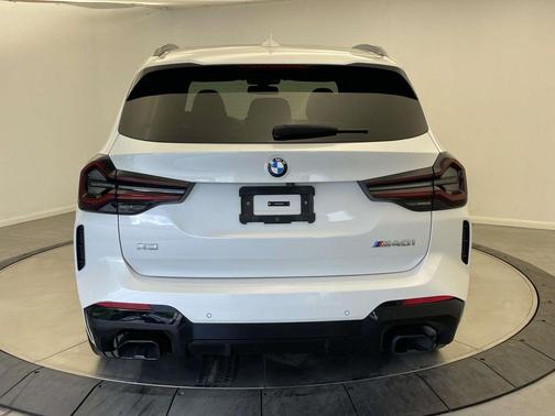 Mineral White Metallic 2024 BMW X3 M40i