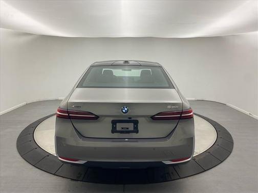 2024 BMW 530 i xDrive