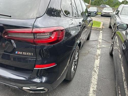 2022 BMW X5 M50i