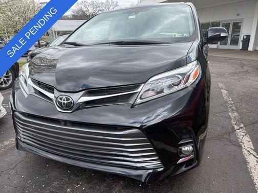 Midnight Black Metallic 2019 Toyota Sienna Limited Premium