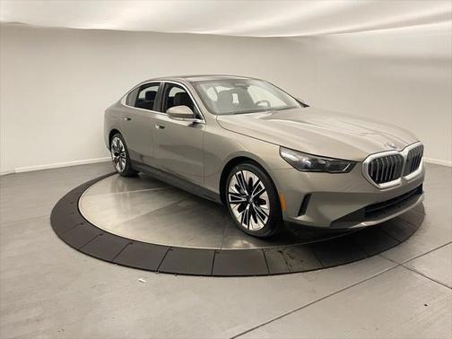 2025 BMW i5 xDrive40