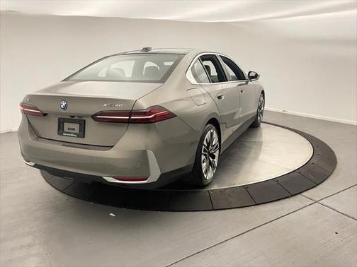 2025 BMW i5 xDrive40