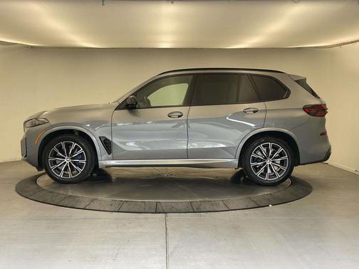 Skyscraper Grey Metallic 2025 BMW X5 M60i