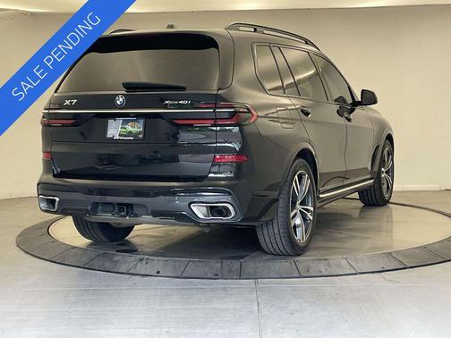 Black Sapphire Metallic 2024 BMW X7 xDrive40i