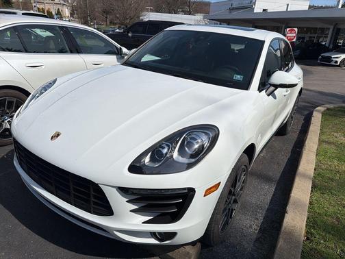 2017 Porsche Macan Macan