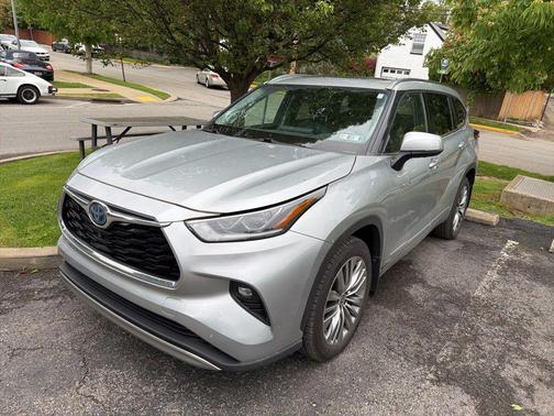 Celestial Silver Metallic 2020 Toyota Highlander Hybrid Platinum