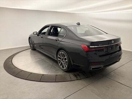 2022 BMW 750 i xDrive