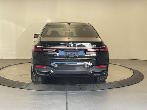 2022 BMW 750 i xDrive