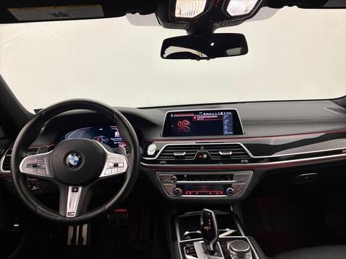 2022 BMW 750 i xDrive