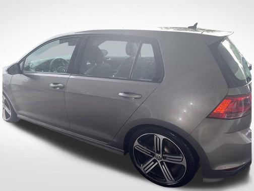 2016 Volkswagen Golf R 4-Door w/DCC & Navigation