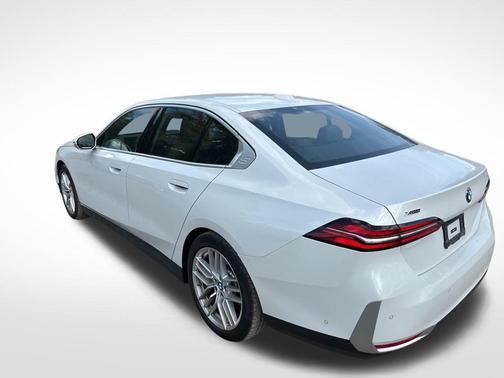 2024 BMW 540 i xDrive