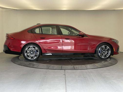 Vegas Red Metallic 2026 BMW 530 xDrive