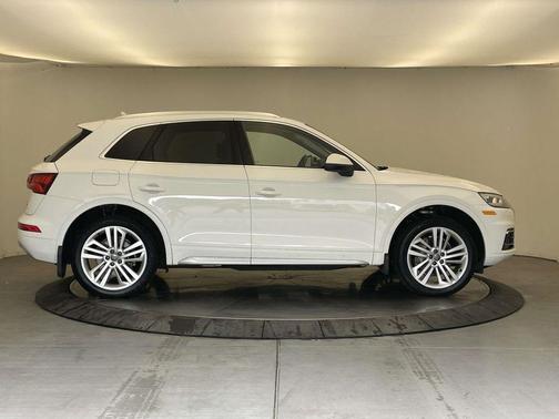 Ibis White 2018 Audi Q5 2.0T Tech Premium