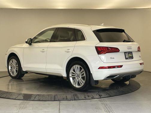Ibis White 2018 Audi Q5 2.0T Tech Premium