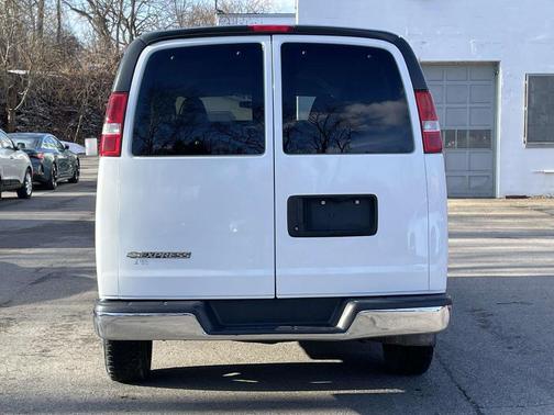 2017 Chevrolet Express 2500 LT