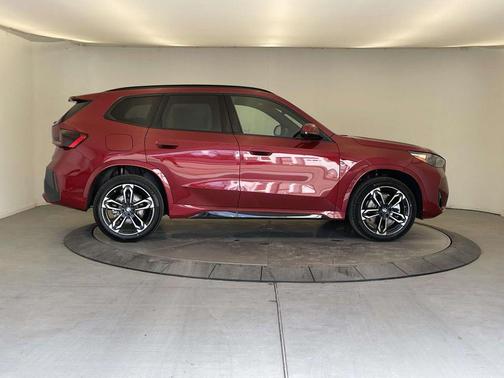 Vegas Red Metallic 2026 BMW X1 xDrive28i