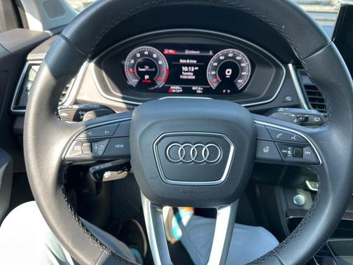 2022 Audi Q5 45 S line Premium Plus