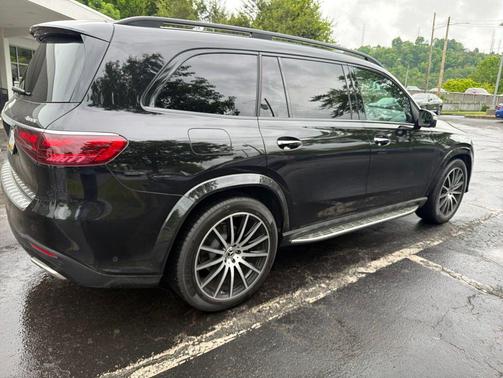 Black 2025 Mercedes-Benz GLS 580 4MATIC