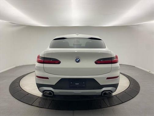 2022 BMW X4 xDrive30i
