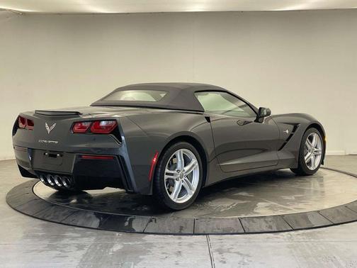 Watkins Glen Gray Metallic 2017 Chevrolet Corvette Stingray