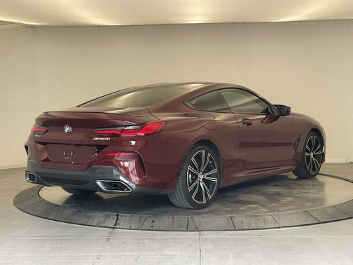 Aventurin Red Metallic 2024 BMW M850 xDrive