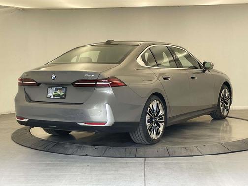 Oxide Grey Metallic 2025 BMW 530 xDrive