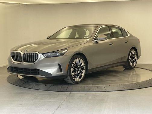 Oxide Grey Metallic 2025 BMW 530 xDrive