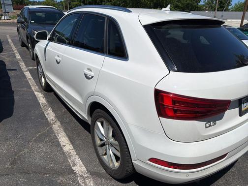 White 2017 Audi Q3 2.0T Premium Plus