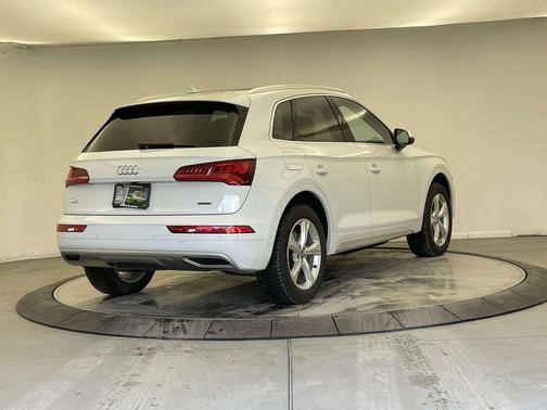 2020 Audi Q5 45 Premium Plus