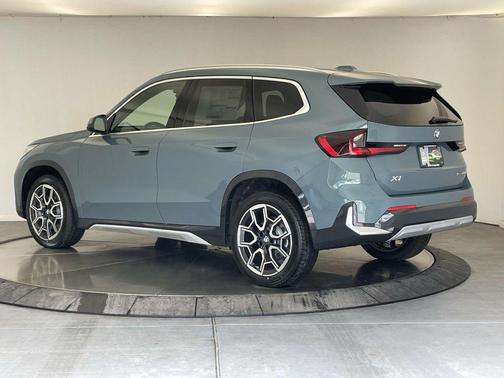 Cape York Green Metallic 2026 BMW X1 xDrive28i