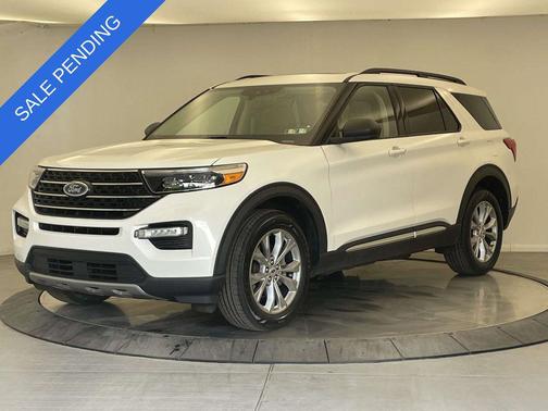 Star White Metallic Tri-Coat 2023 Ford Explorer XLT