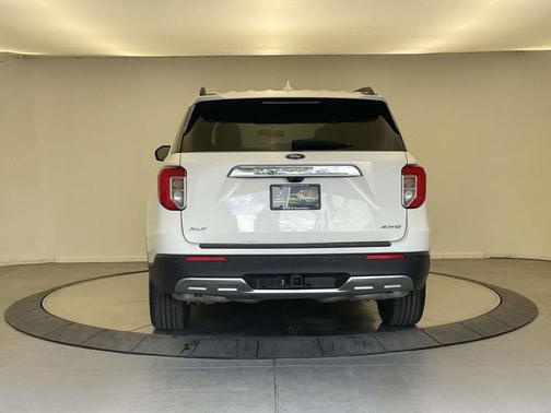 Star White Metallic Tri-Coat 2023 Ford Explorer XLT