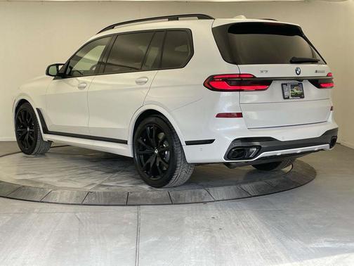 2026 BMW X7 M60i
