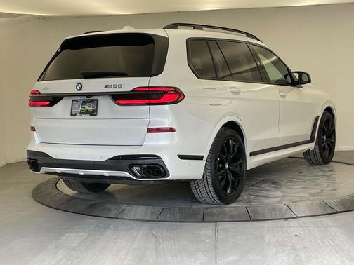 2026 BMW X7 M60i