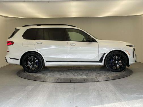 2026 BMW X7 M60i