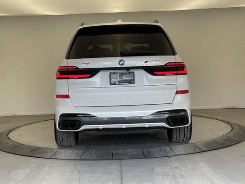 2026 BMW X7 M60i