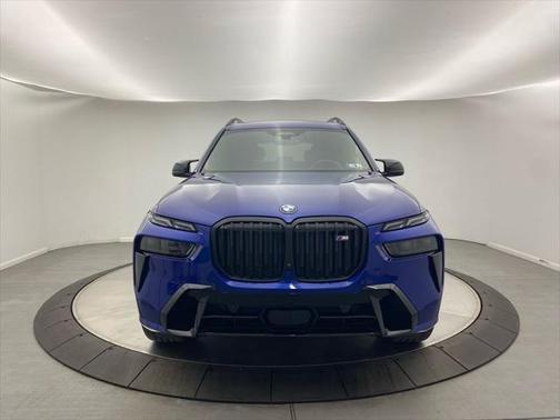 2023 BMW X7 M60i