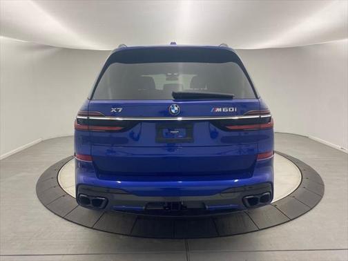 2023 BMW X7 M60i