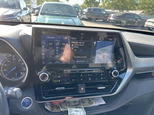 2021 Toyota Highlander Hybrid Platinum