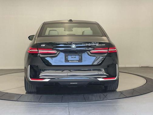 2024 BMW i5 eDrive40
