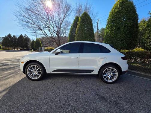 2017 Porsche Macan Base AWD 4dr SUV