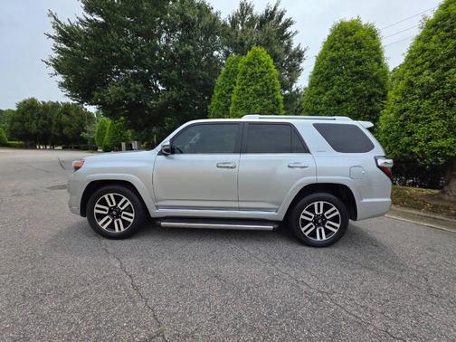 Classic Silver Metallic 2017 Toyota 4Runner Limited